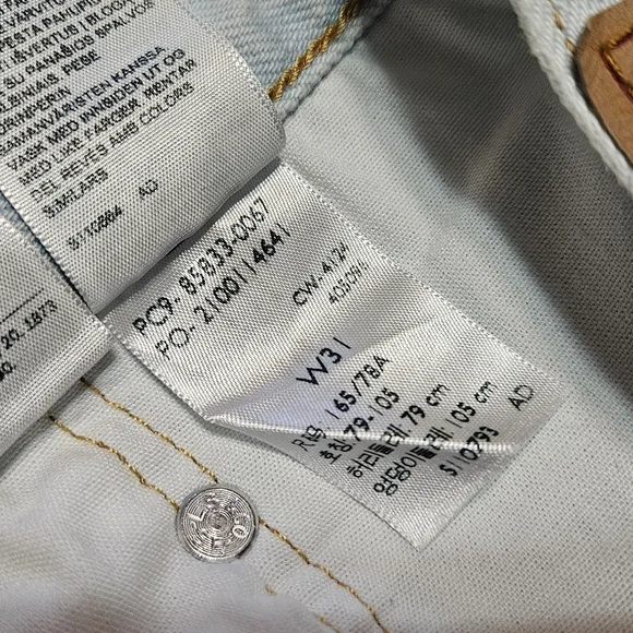 Levi's 501 Original Jean Shorts - Picture 9 of 12